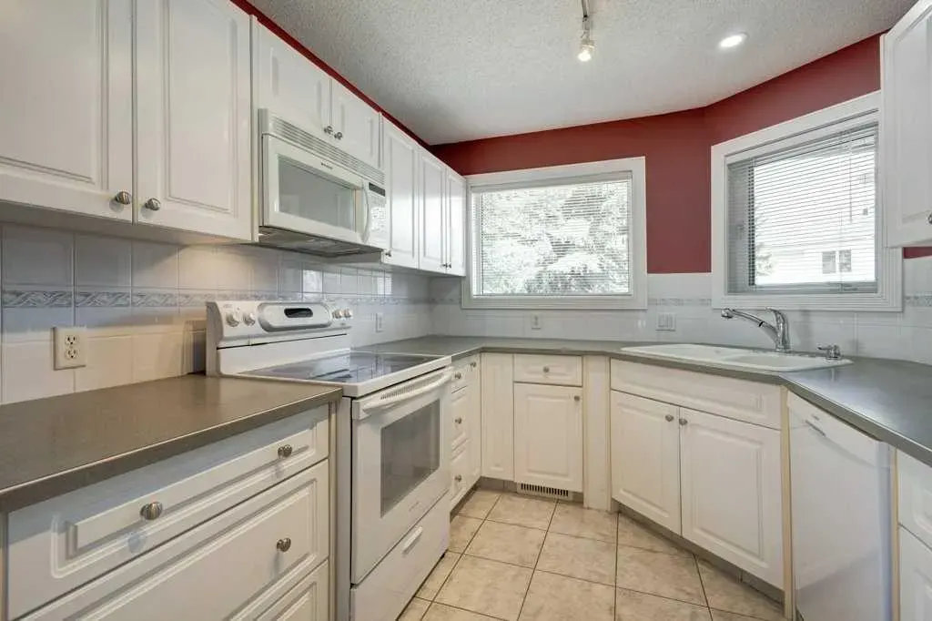 127 Patina Court SW