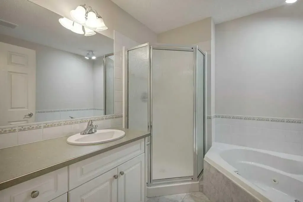 127 Patina Court SW