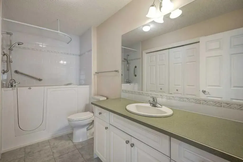 127 Patina Court SW