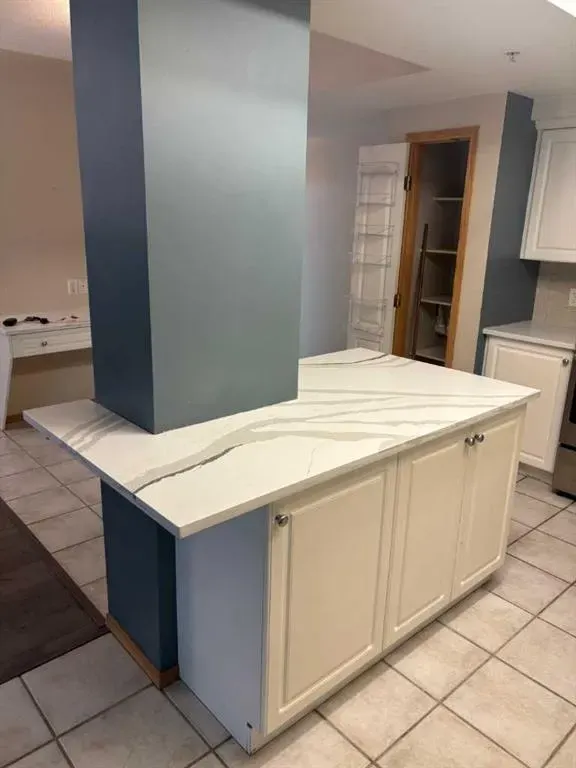 114 15 Avenue SW, #205