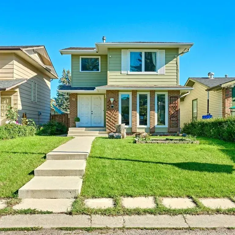 16 Shawmeadows Crescent SW