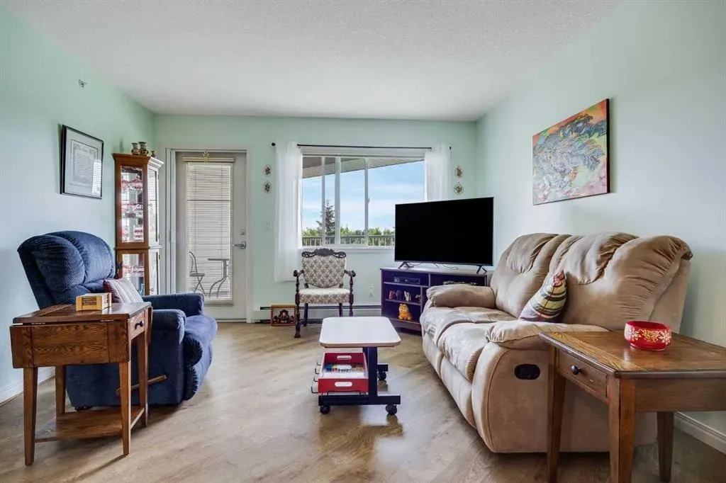 3 Parklane Way, #307