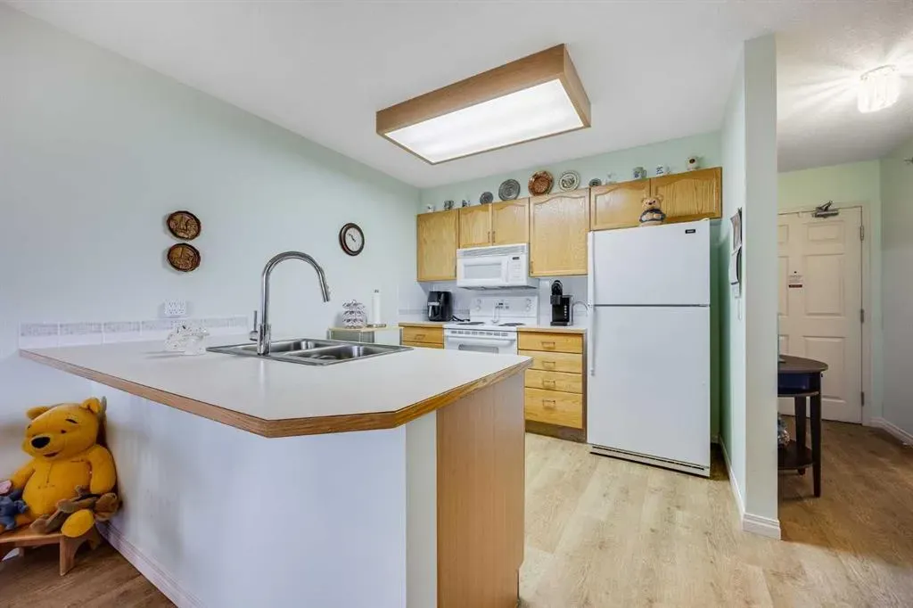 3 Parklane Way, #307