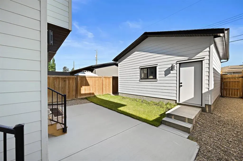 3114 14 Avenue SW