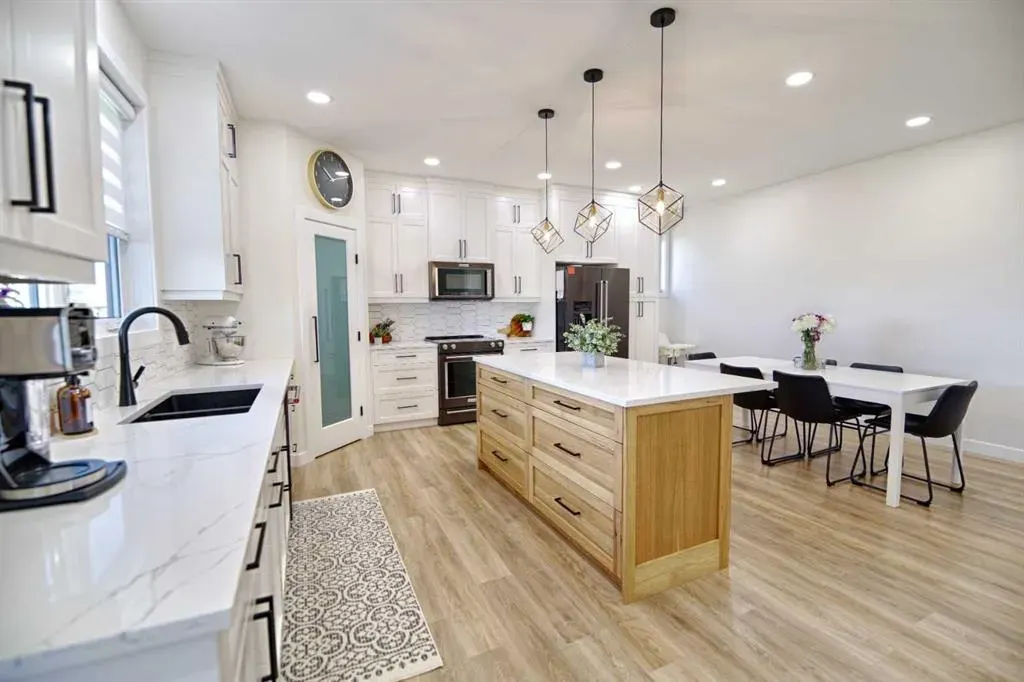 1018 7 Street W