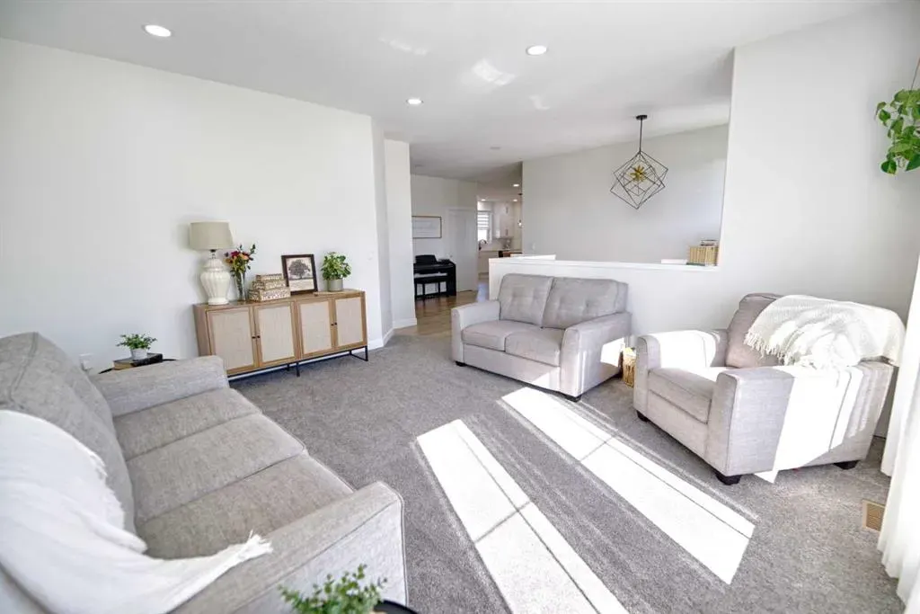1018 7 Street W