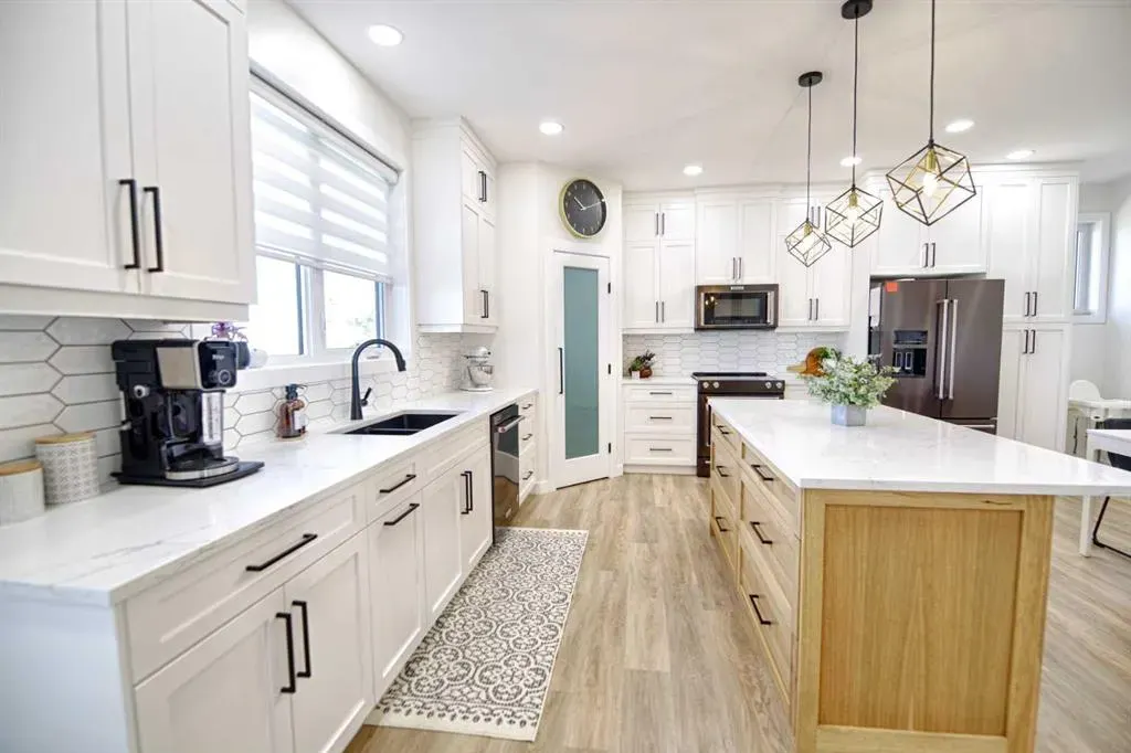 1018 7 Street W