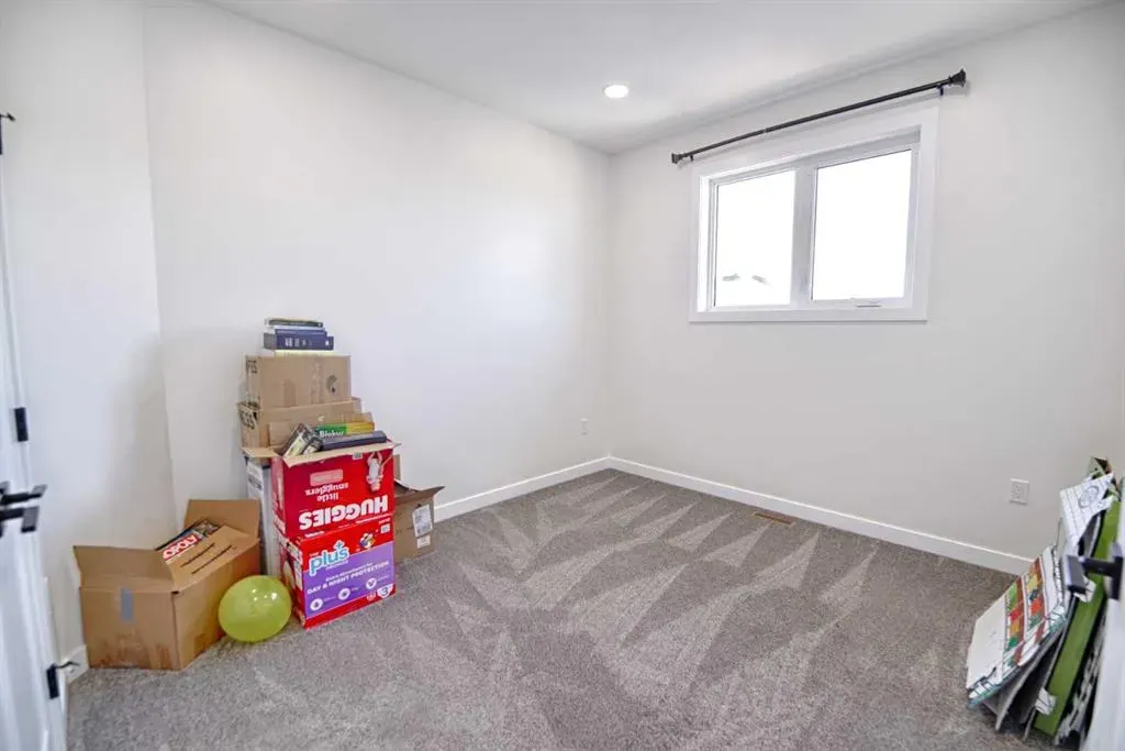 1018 7 Street W