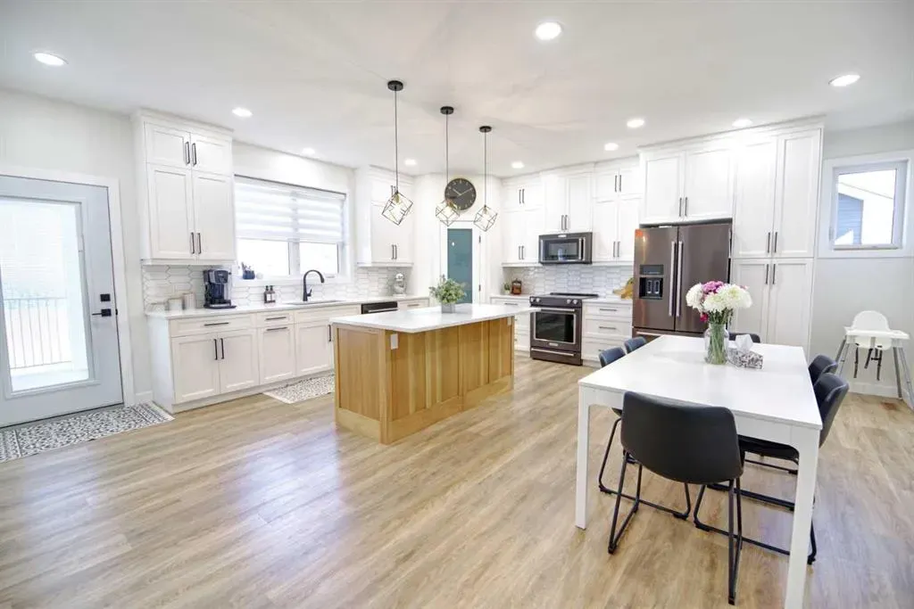 1018 7 Street W