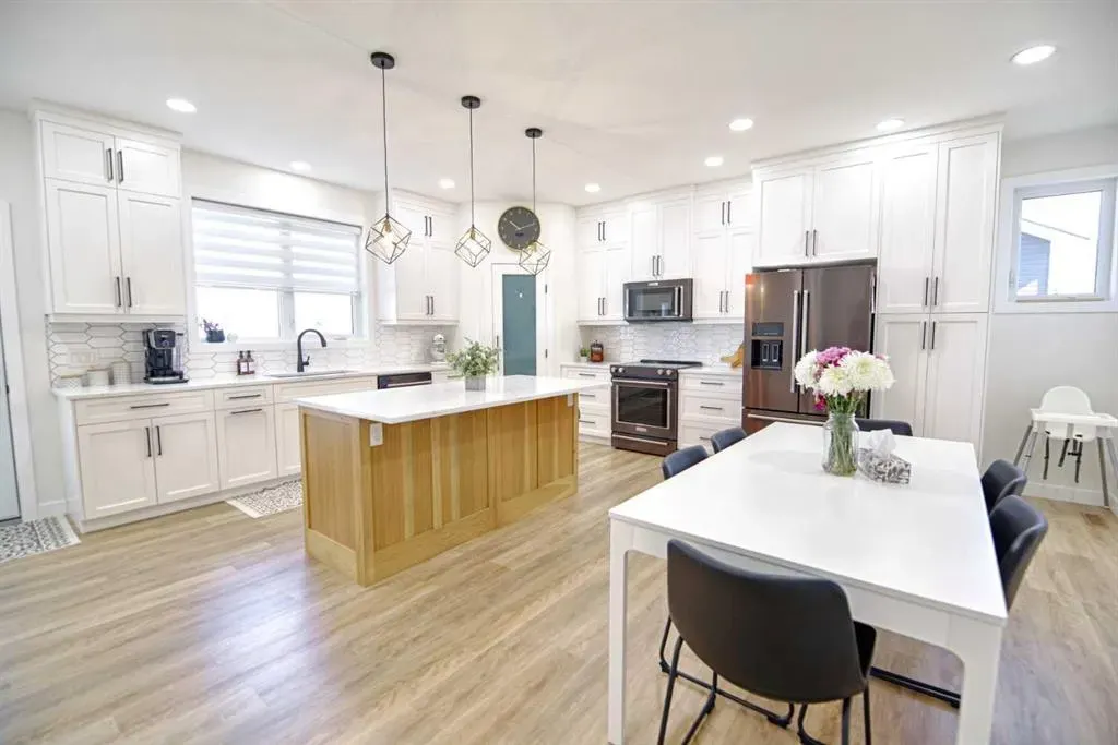 1018 7 Street W