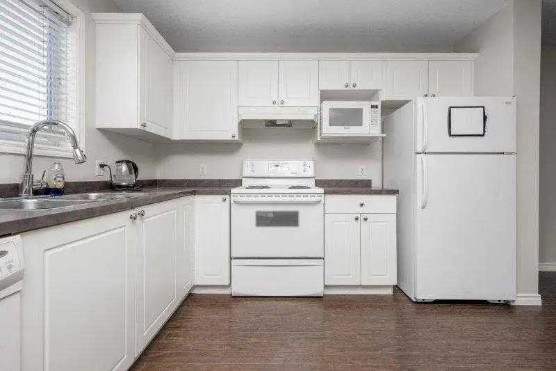 125 Bridleglen Manor SW