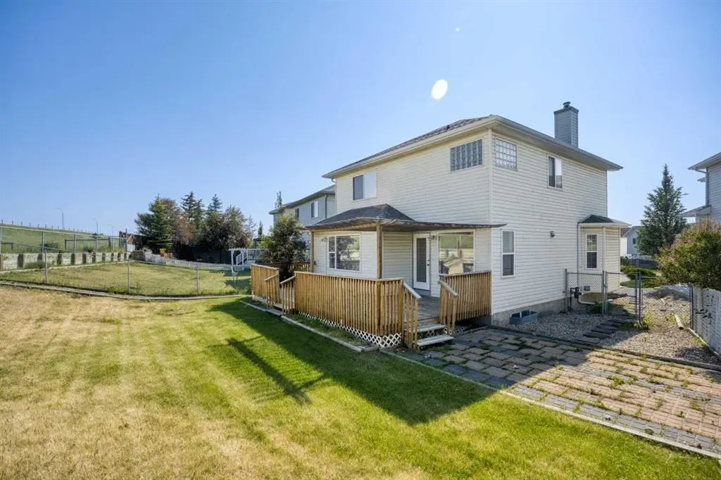 99 Arbour Crest Rise NW