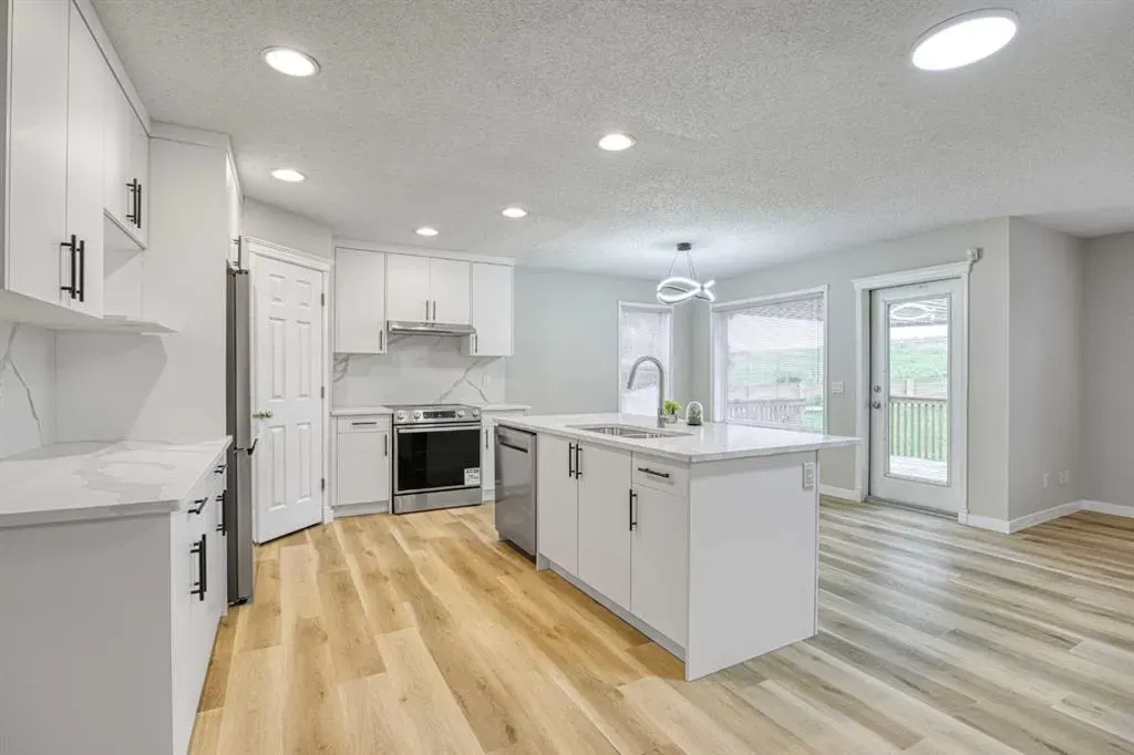 99 Arbour Crest Rise NW