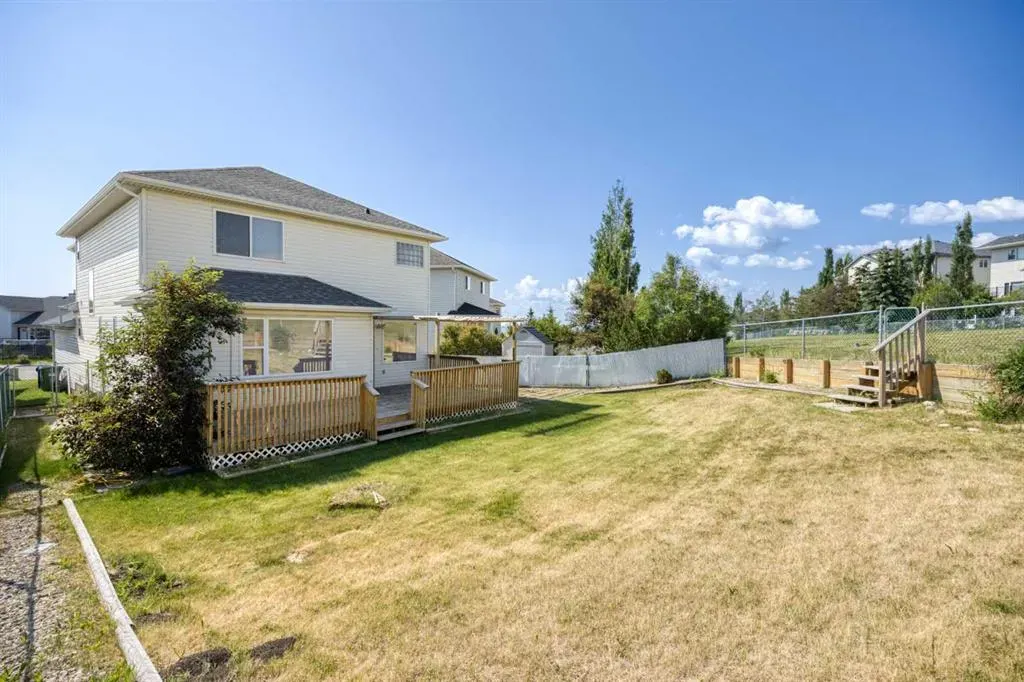 99 Arbour Crest Rise NW