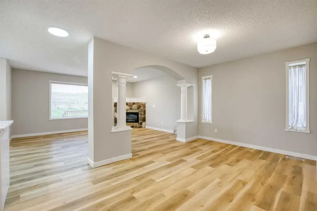 99 Arbour Crest Rise NW