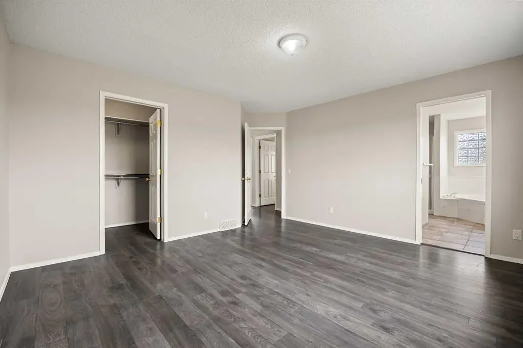 99 Arbour Crest Rise NW