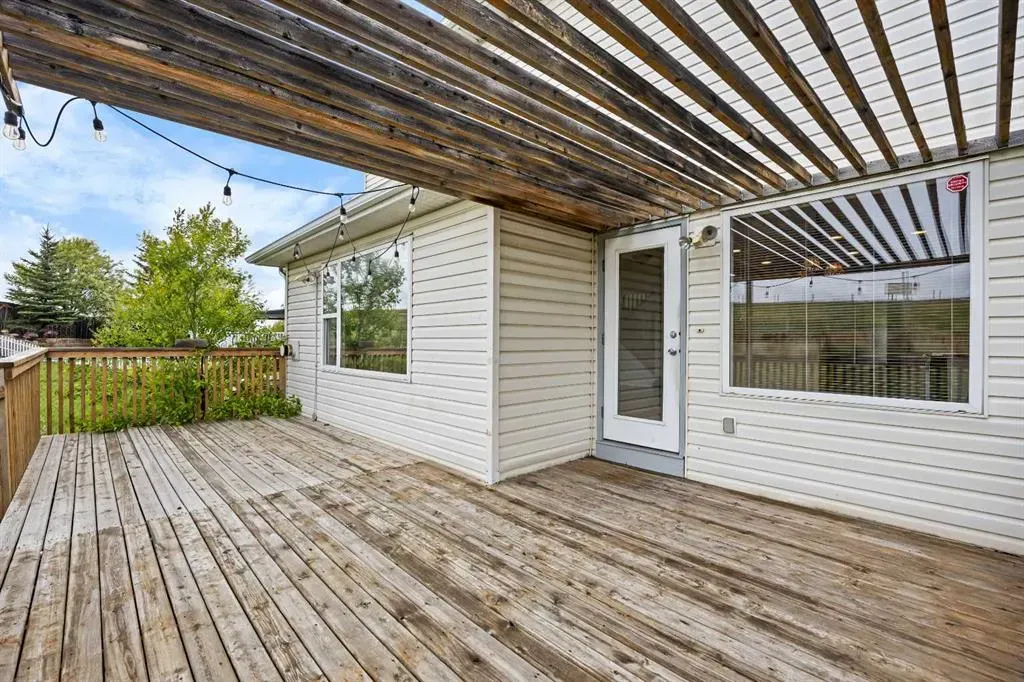 99 Arbour Crest Rise NW