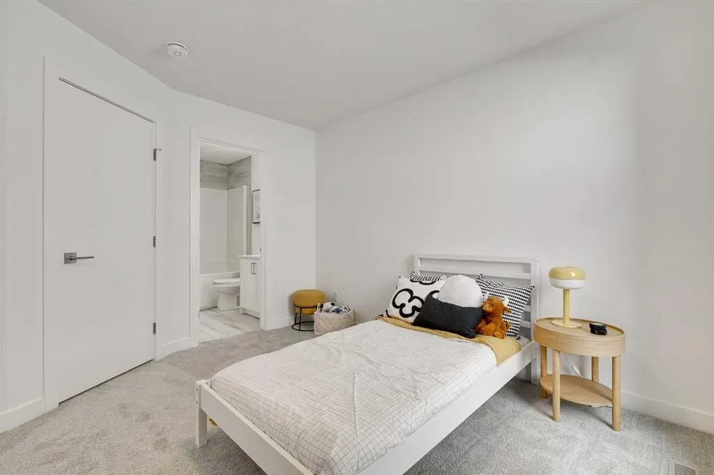 4534 17 Avenue NW, #2
