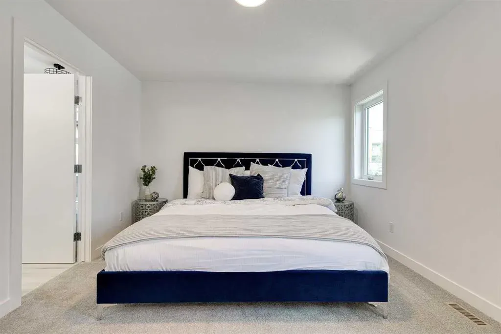 4534 17 Avenue NW, #2