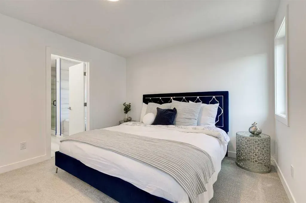 4534 17 Avenue NW, #2