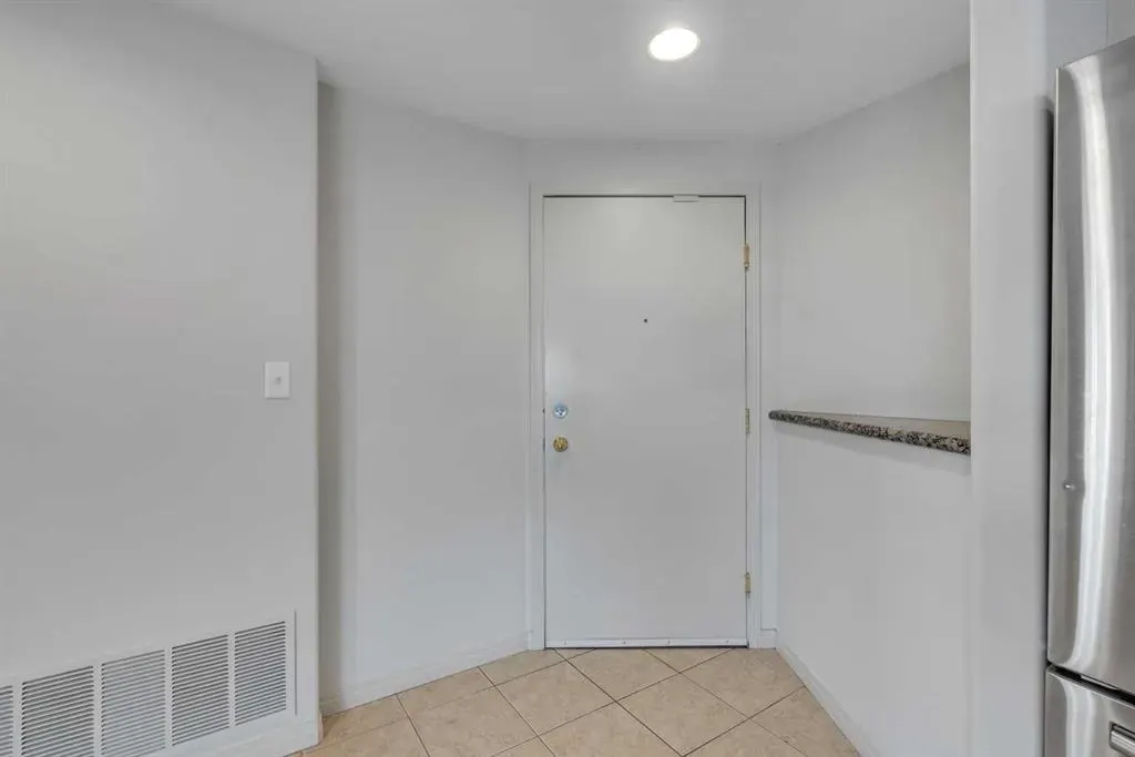 683 10 Street SW, #2003
