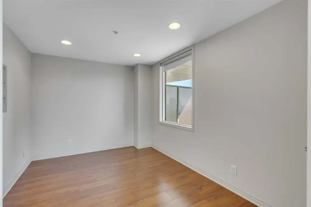 683 10 Street SW, #2003