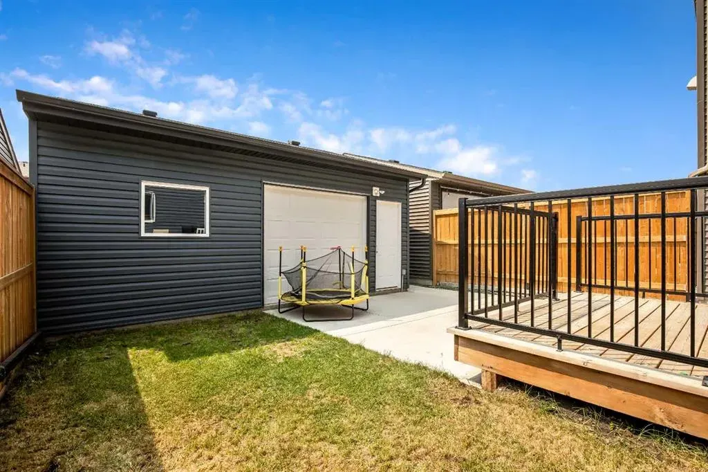 77 Walgrove Rise SE