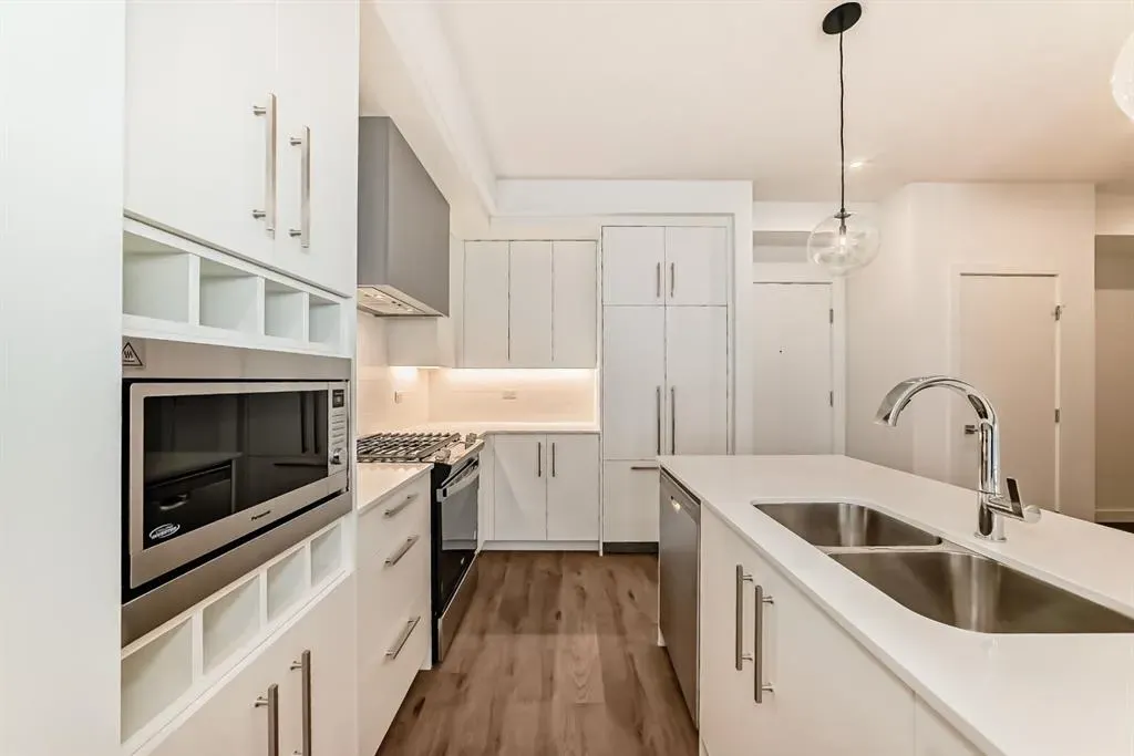 8370 Broadcast Avenue SW, #205