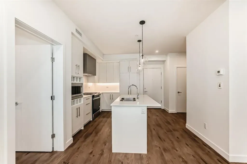 8370 Broadcast Avenue SW, #205