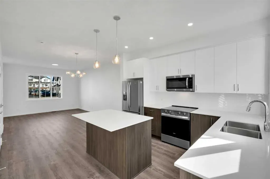 340 Ambleton Street NW, #305