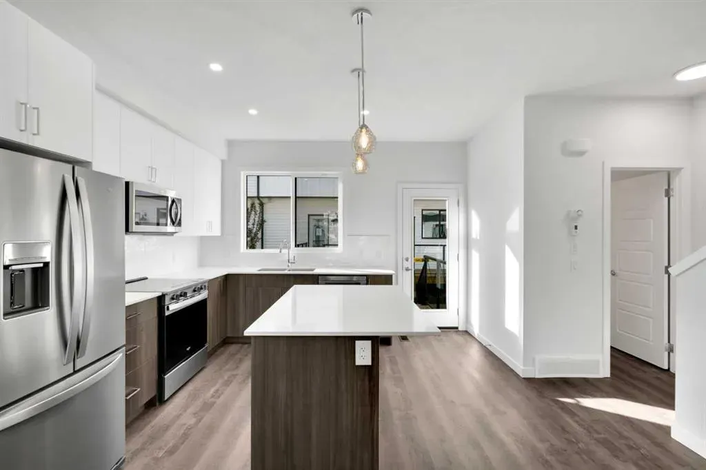 340 Ambleton Street NW, #305