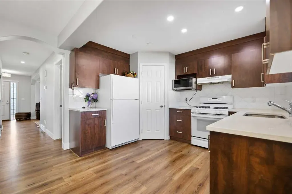 248 Taracove Road NE