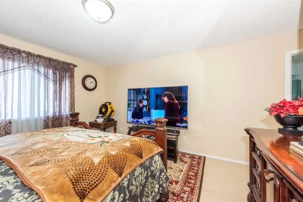 84 Tarington Way NE