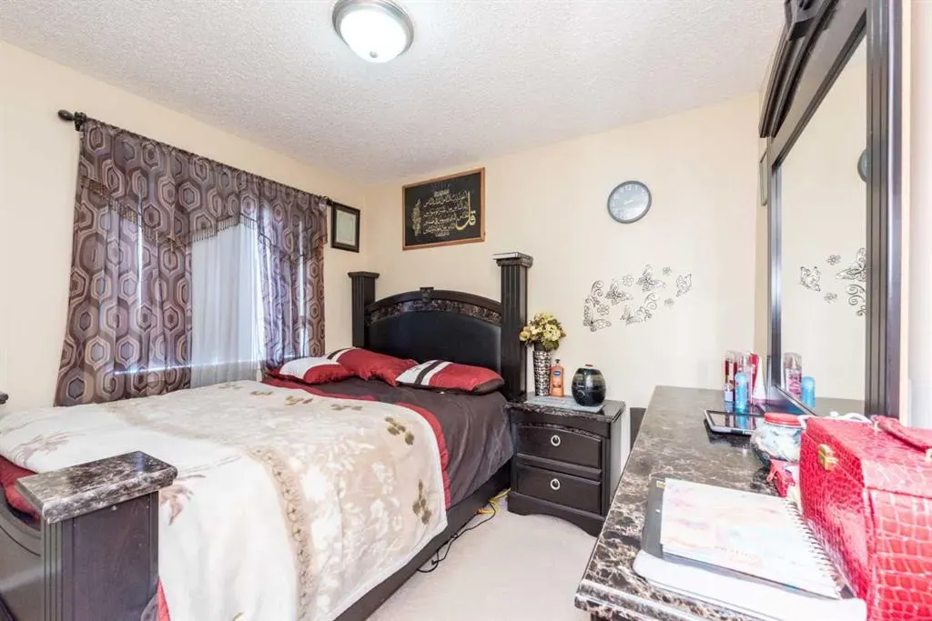 84 Tarington Way NE