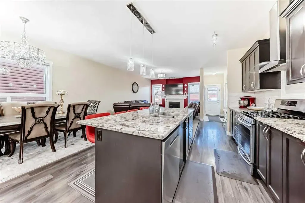 8 Red Sky Lane NE