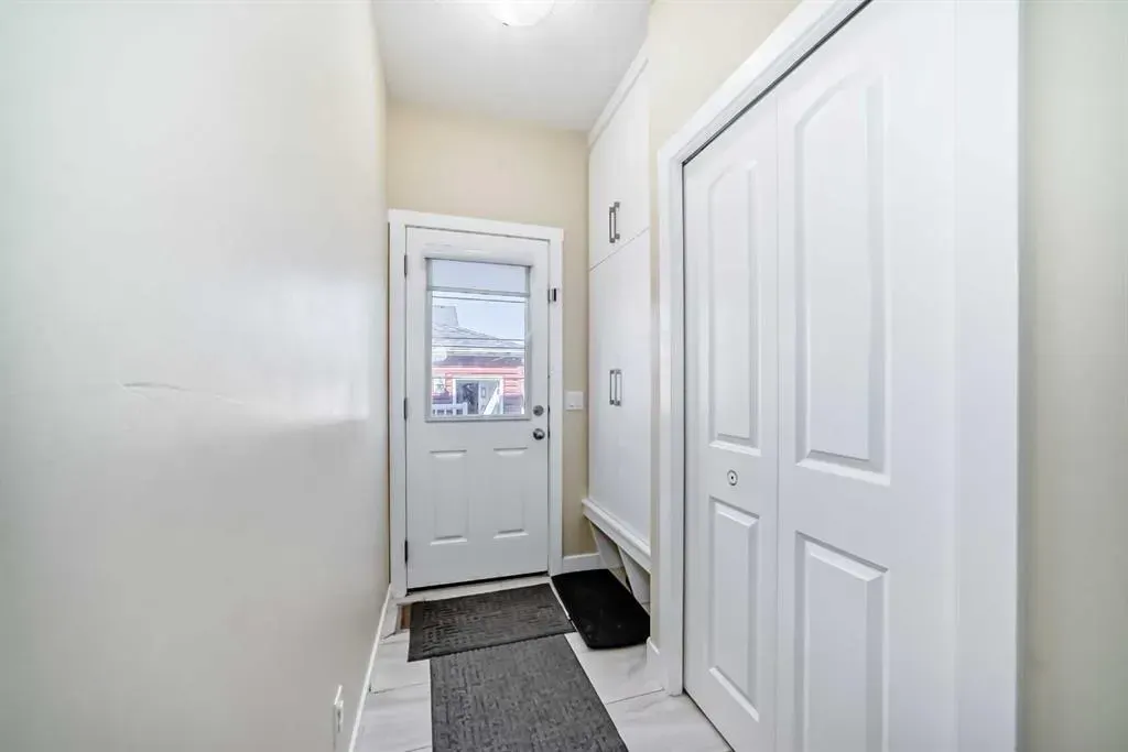 8 Red Sky Lane NE