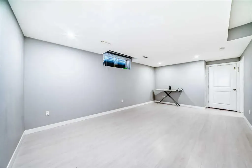 8 Red Sky Lane NE