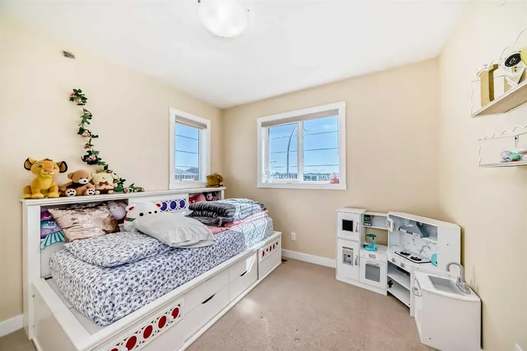 8 Red Sky Lane NE