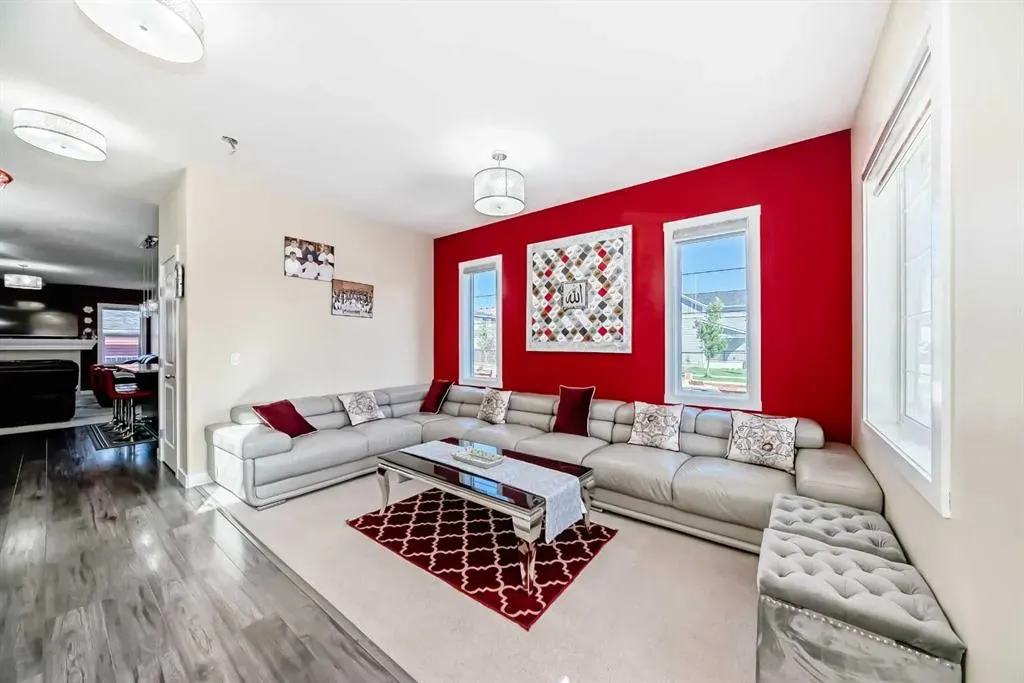 8 Red Sky Lane NE