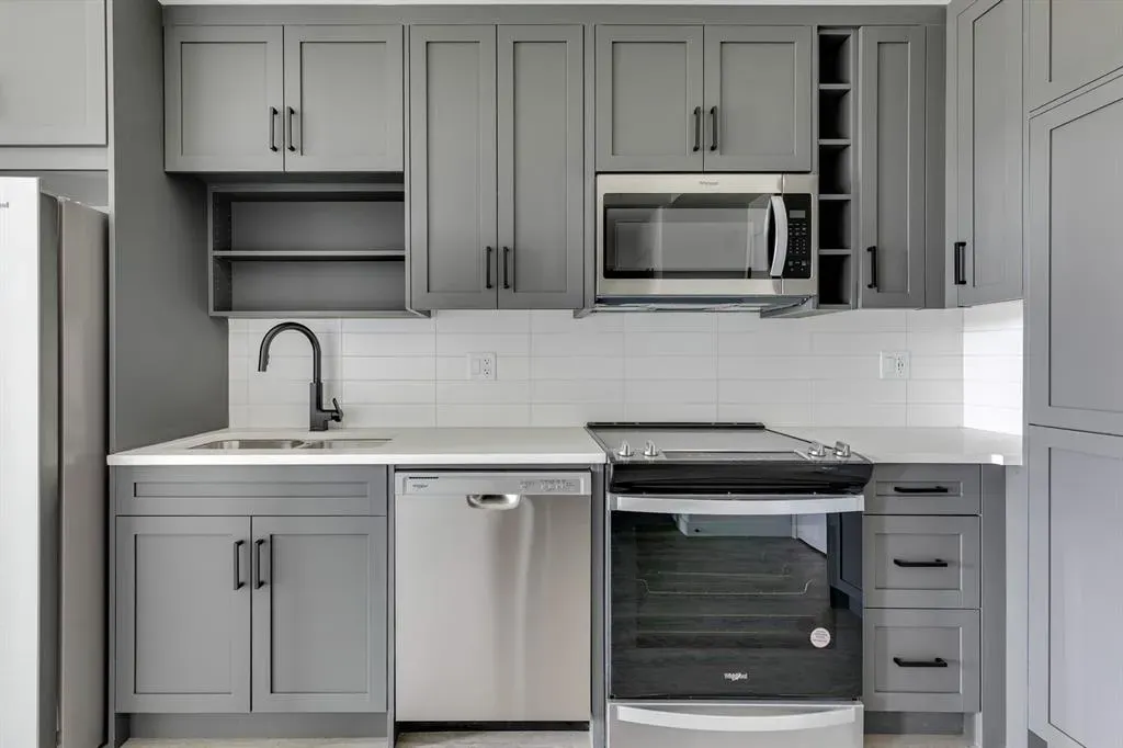 3932 University Avenue NW, #624