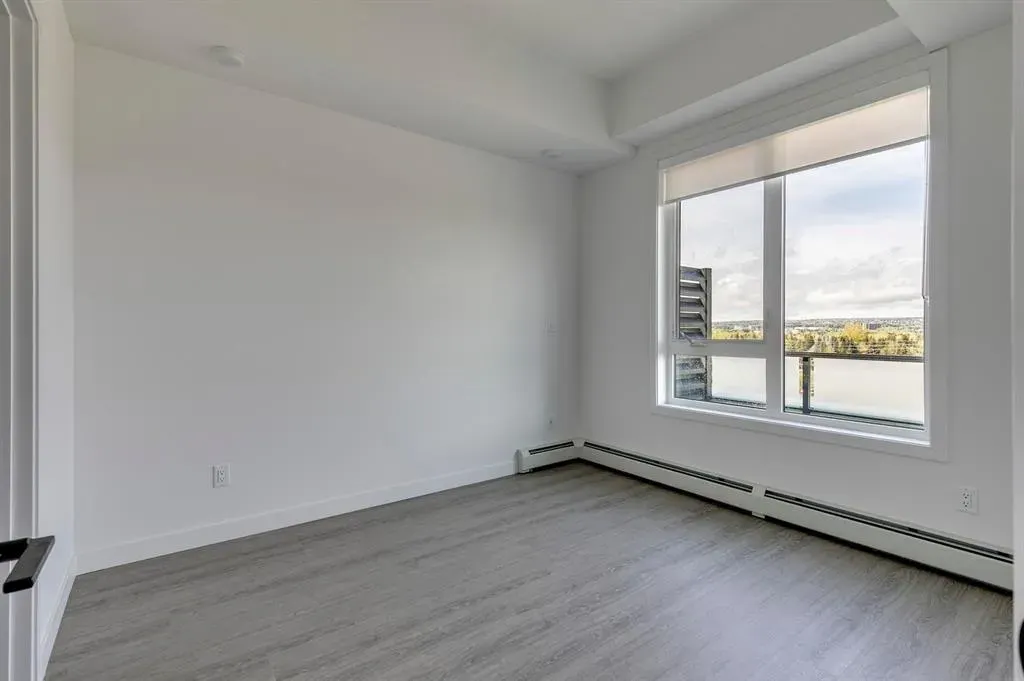 3932 University Avenue NW, #624
