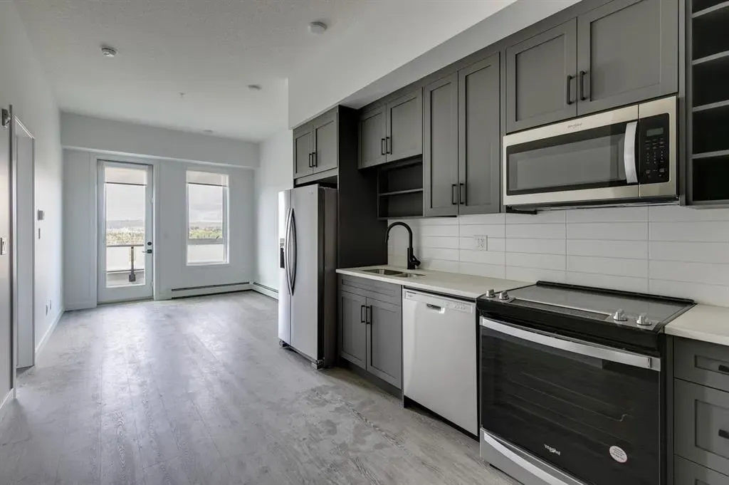 3932 University Avenue NW, #624