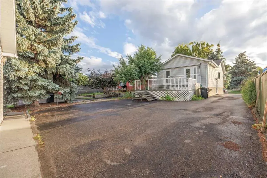 76 Doverglen Crescent SE