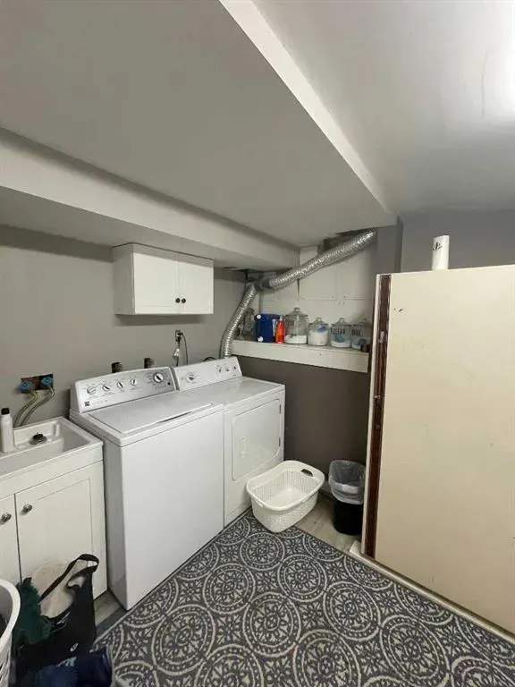520 6 Street W