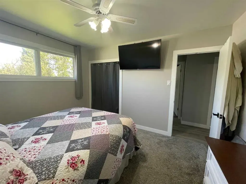 520 6 Street W