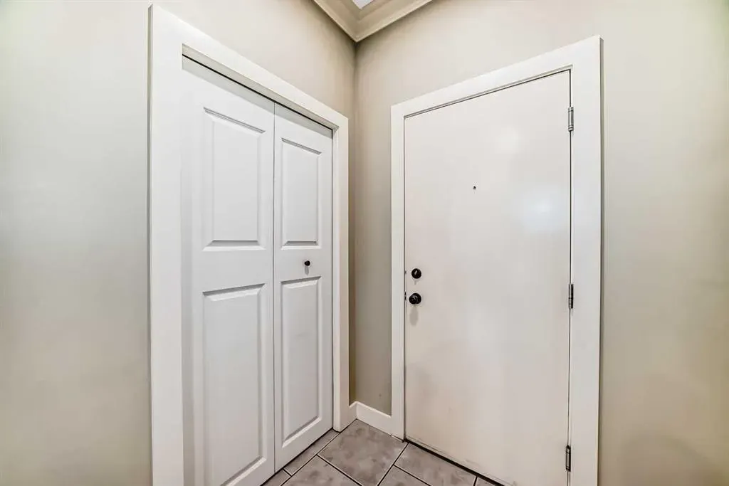 323 13 Avenue SW, #101