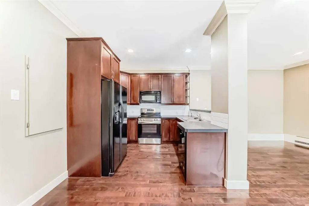323 13 Avenue SW, #101