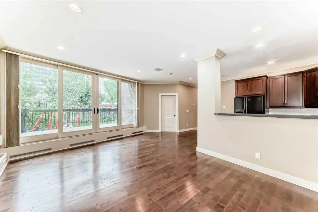 323 13 Avenue SW, #101
