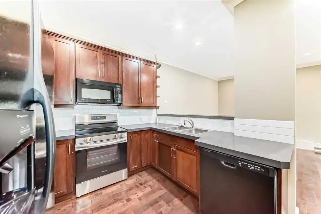 323 13 Avenue SW, #101