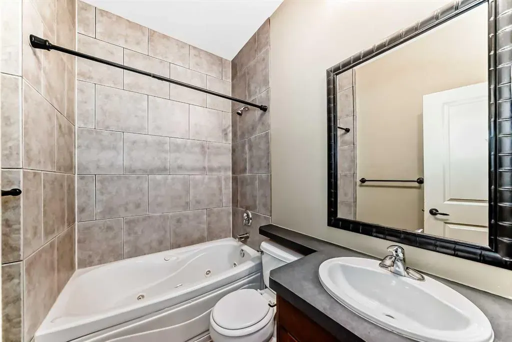 323 13 Avenue SW, #101